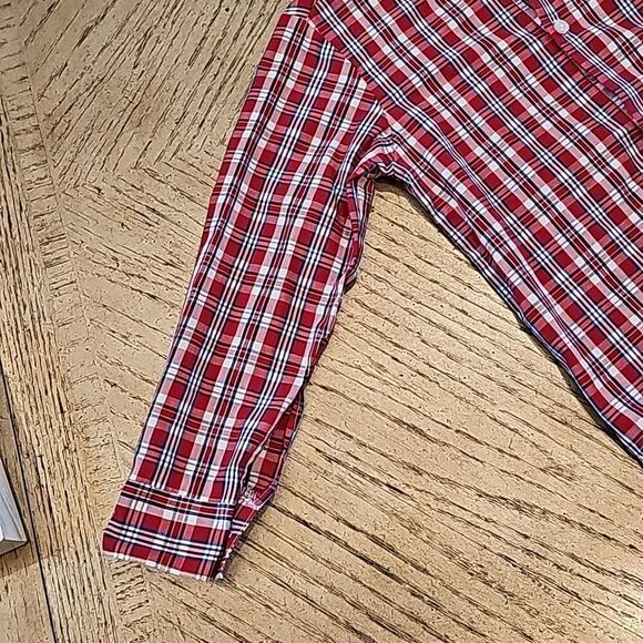 Red plaid button down shirt boys size 6 Tommy Hilfiger - Picture 2 of 8